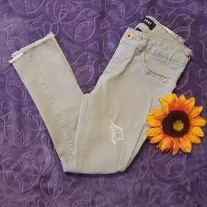 DKNY GRAY DISTRESSED SKINNY JEANS SZ 8